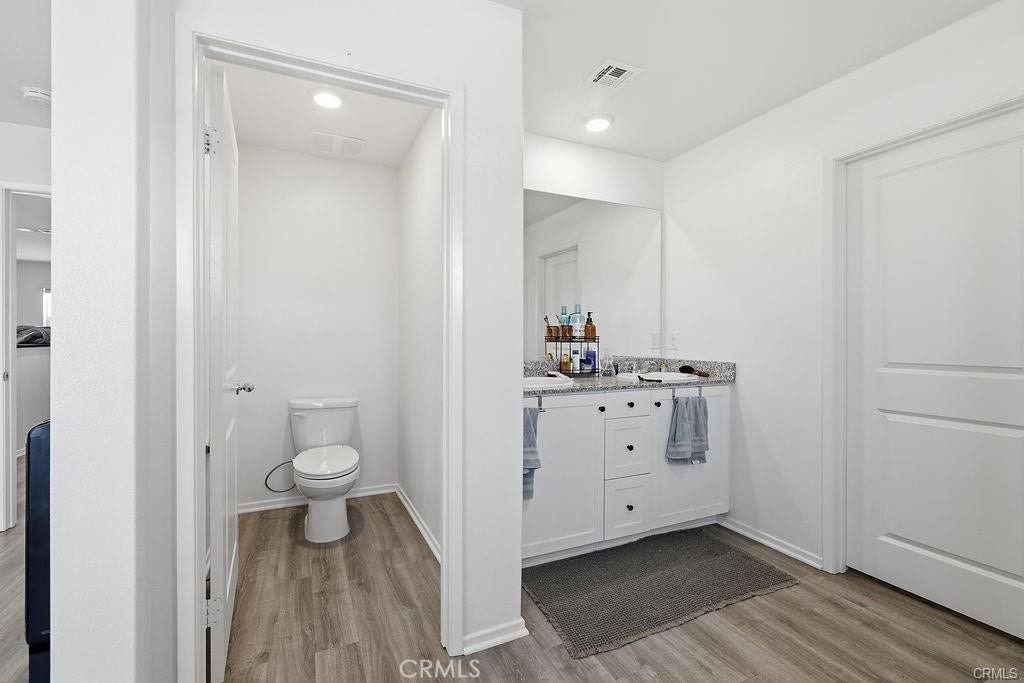 4384 W Avenue J-5, Lancaster, CA 93536