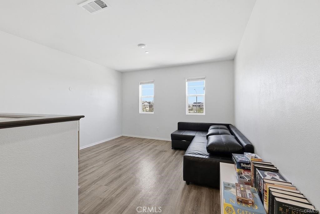 4384 W Avenue J-5, Lancaster, CA 93536