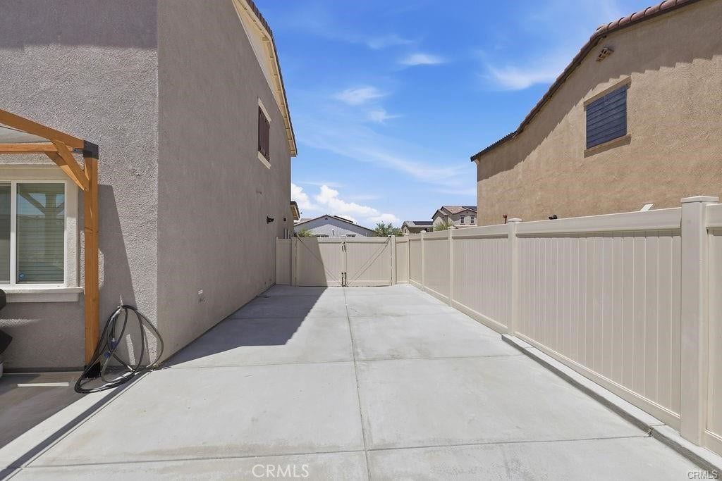 4384 W Avenue J-5, Lancaster, CA 93536