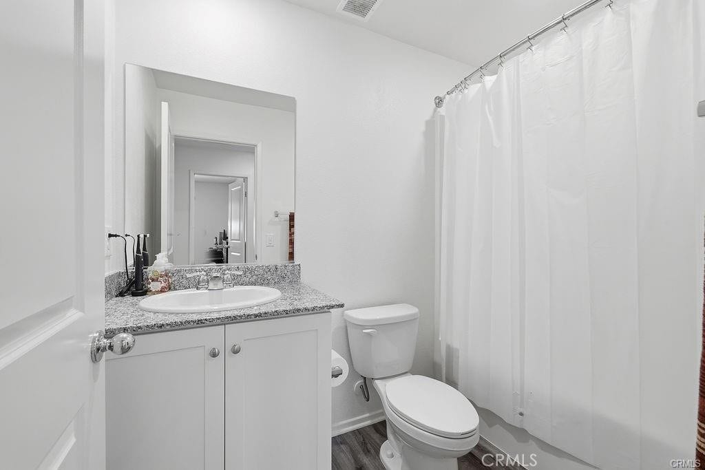 4384 W Avenue J-5, Lancaster, CA 93536