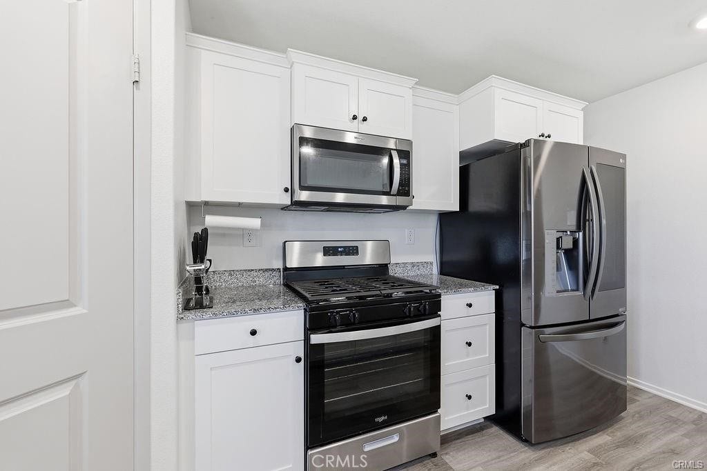 4384 W Avenue J-5, Lancaster, CA 93536