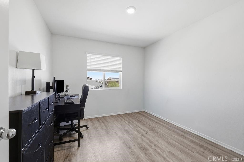 4384 W Avenue J-5, Lancaster, CA 93536
