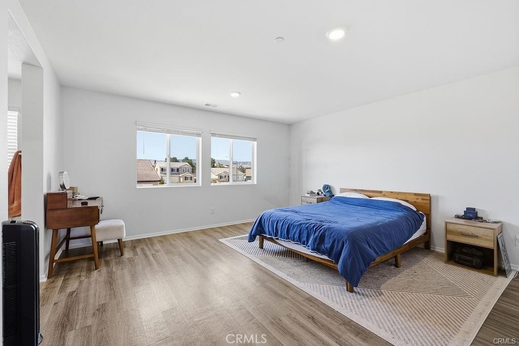 4384 W Avenue J-5, Lancaster, CA 93536