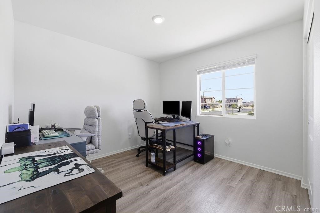 4384 W Avenue J-5, Lancaster, CA 93536