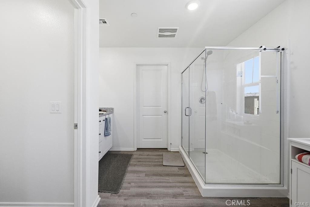 4384 W Avenue J-5, Lancaster, CA 93536