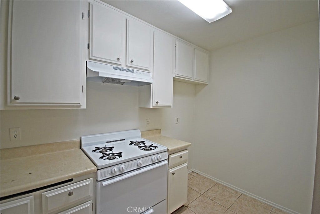1046 Irving Avenue, #101, Glendale, CA 91201 1046 Irving Avenue, #101, Glendale, CA 91201