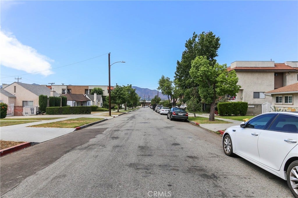 1046 Irving Avenue, #101, Glendale, CA 91201 1046 Irving Avenue, #101, Glendale, CA 91201