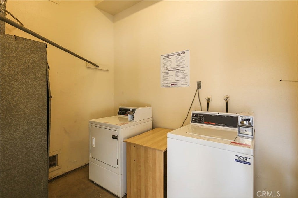 1046 Irving Avenue, #101, Glendale, CA 91201 1046 Irving Avenue, #101, Glendale, CA 91201