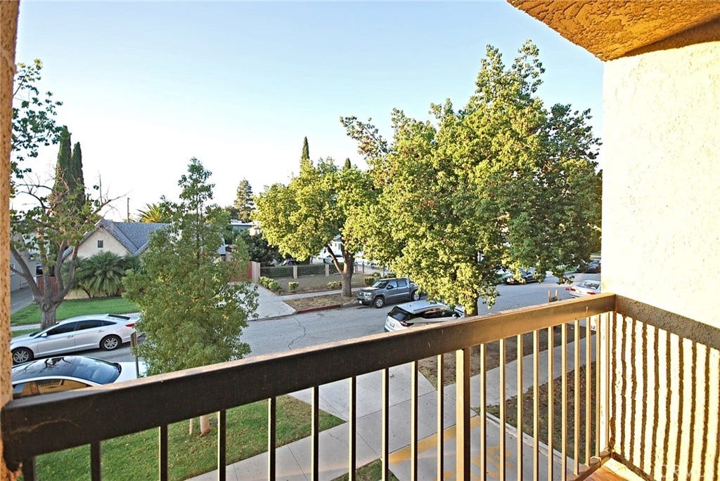 1046 Irving Avenue, #101, Glendale, CA 91201 1046 Irving Avenue, #101, Glendale, CA 91201