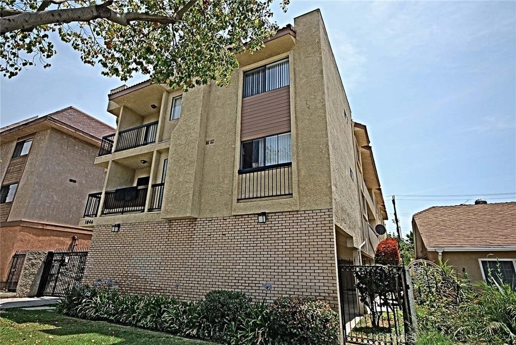1046 Irving Avenue, #101, Glendale, CA 91201 1046 Irving Avenue, #101, Glendale, CA 91201