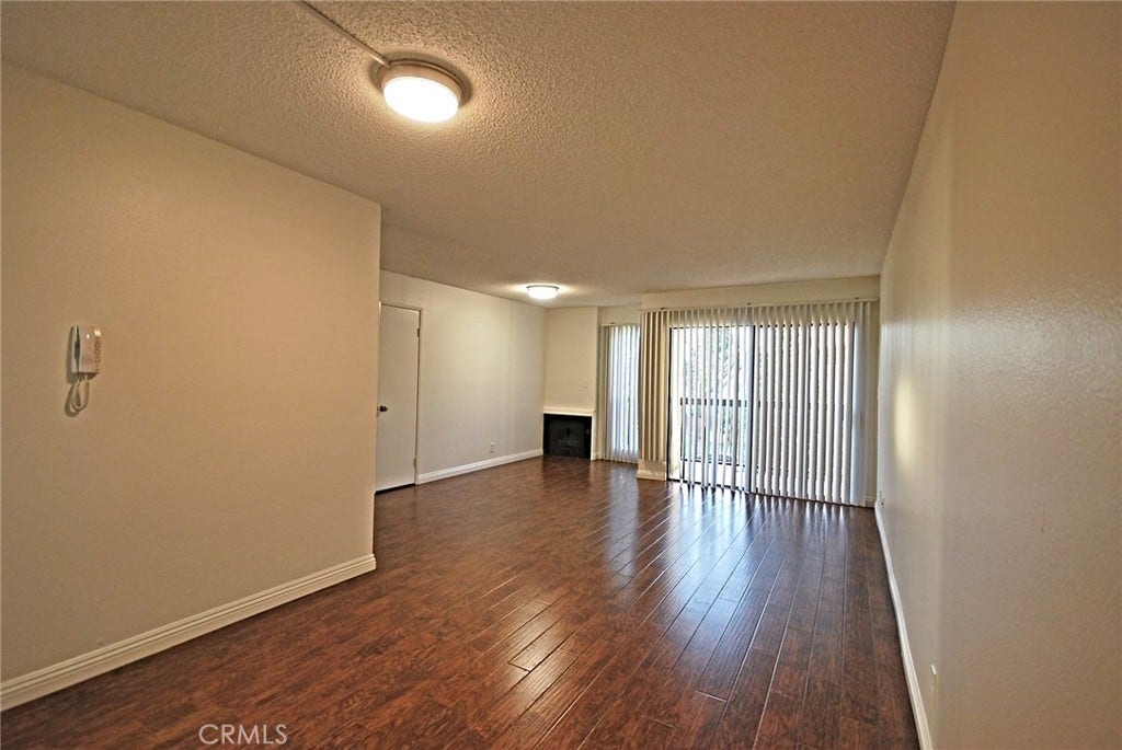 1046 Irving Avenue, #101, Glendale, CA 91201 1046 Irving Avenue, #101, Glendale, CA 91201