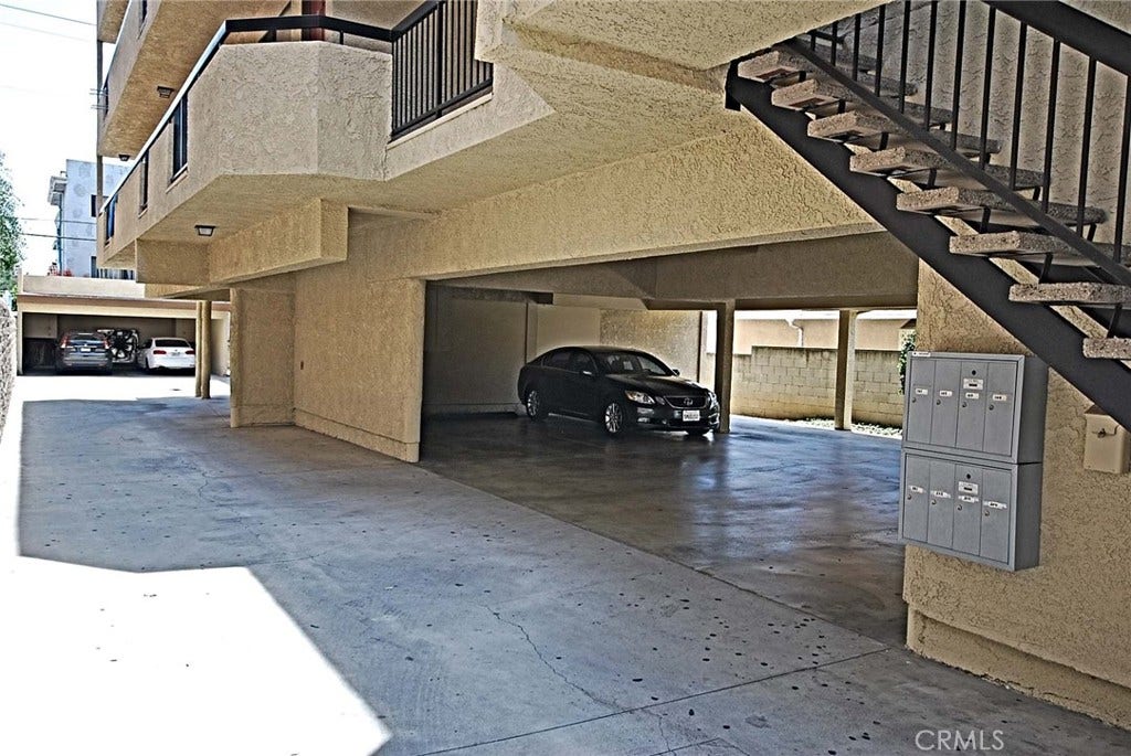 1046 Irving Avenue, #101, Glendale, CA 91201 1046 Irving Avenue, #101, Glendale, CA 91201