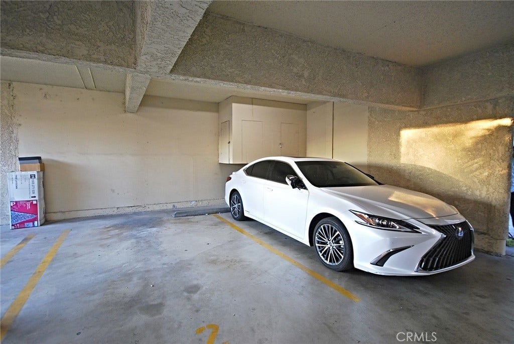 1046 Irving Avenue, #101, Glendale, CA 91201 1046 Irving Avenue, #101, Glendale, CA 91201