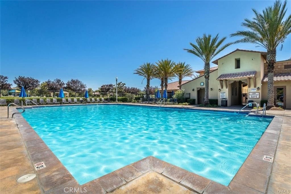 28740 Jardineras Drive, Valencia, CA 91354 Community Pool