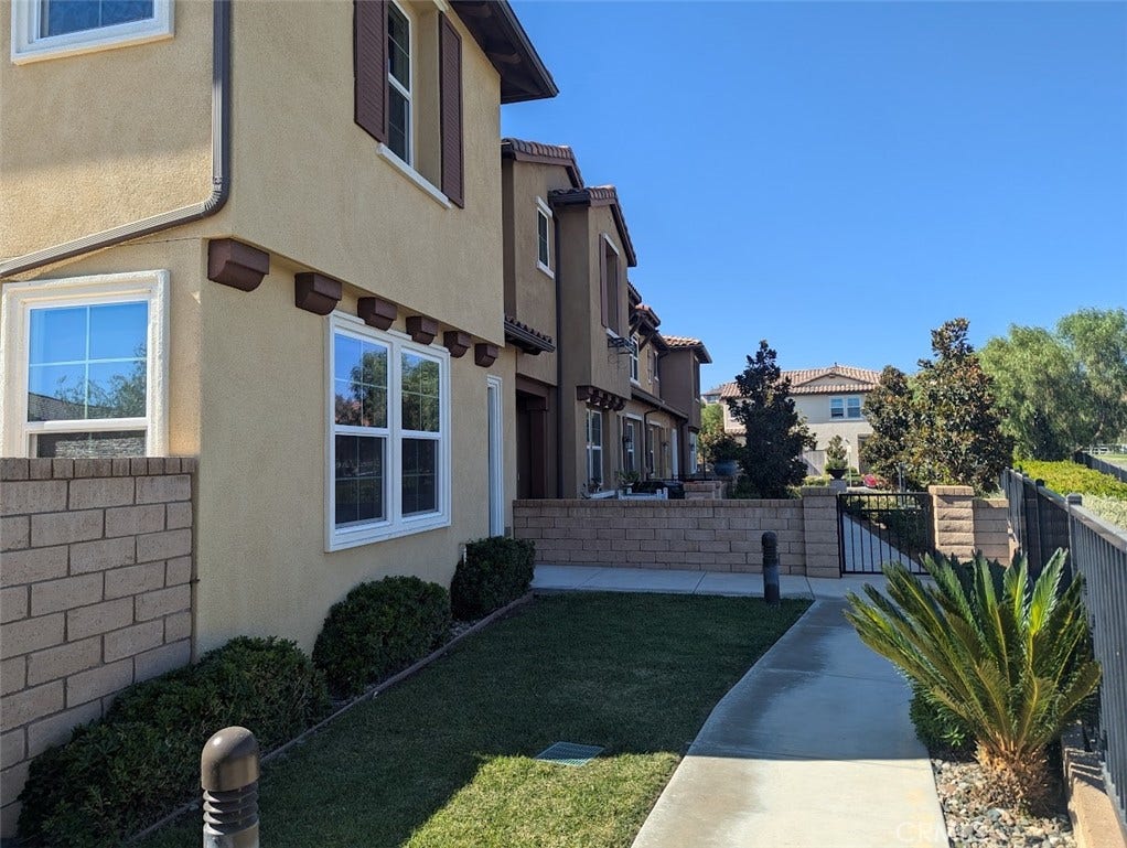 28740 Jardineras Drive, Valencia, CA 91354 28740 Jardineras Drive, Valencia, CA 91354