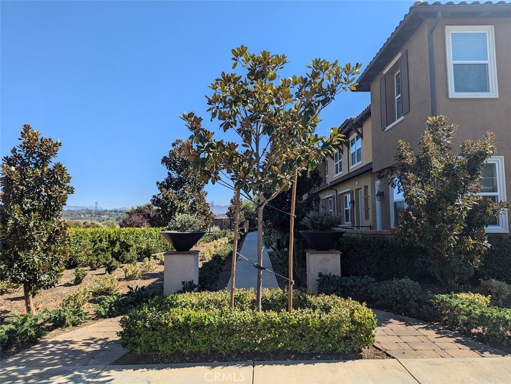 28740 Jardineras Drive, Valencia, CA 91354 28740 Jardineras Drive, Valencia, CA 91354
