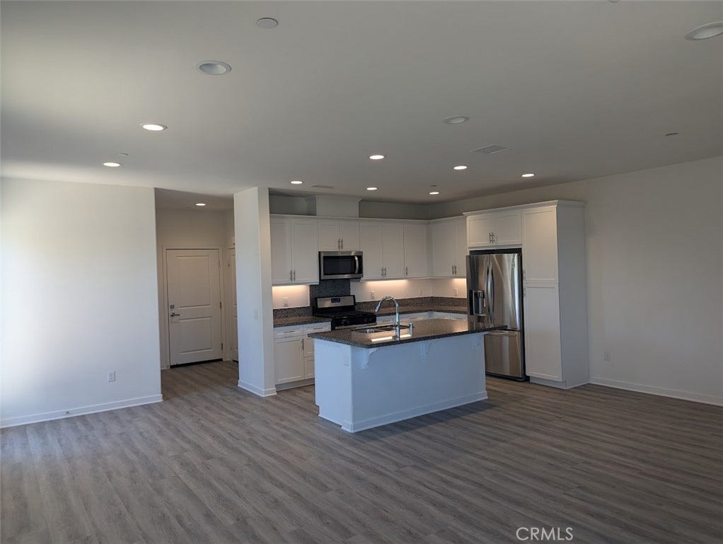 28740 Jardineras Drive, Valencia, CA 91354 28740 Jardineras Drive, Valencia, CA 91354