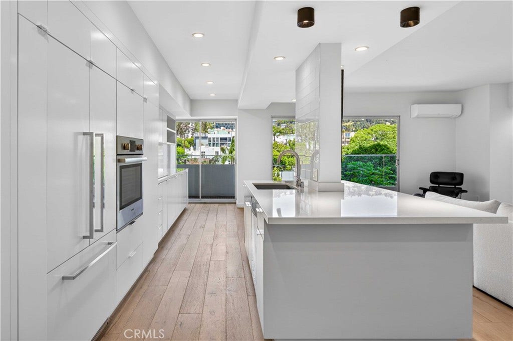 838 N Doheny, #505, West Hollywood, CA 90069 838 N Doheny, #505, West Hollywood, CA 90069