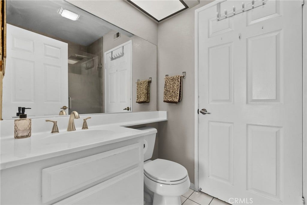 9915 Variel Avenue, #22, Chatsworth, CA 91311 9915 Variel Avenue, #22, Chatsworth, CA 91311