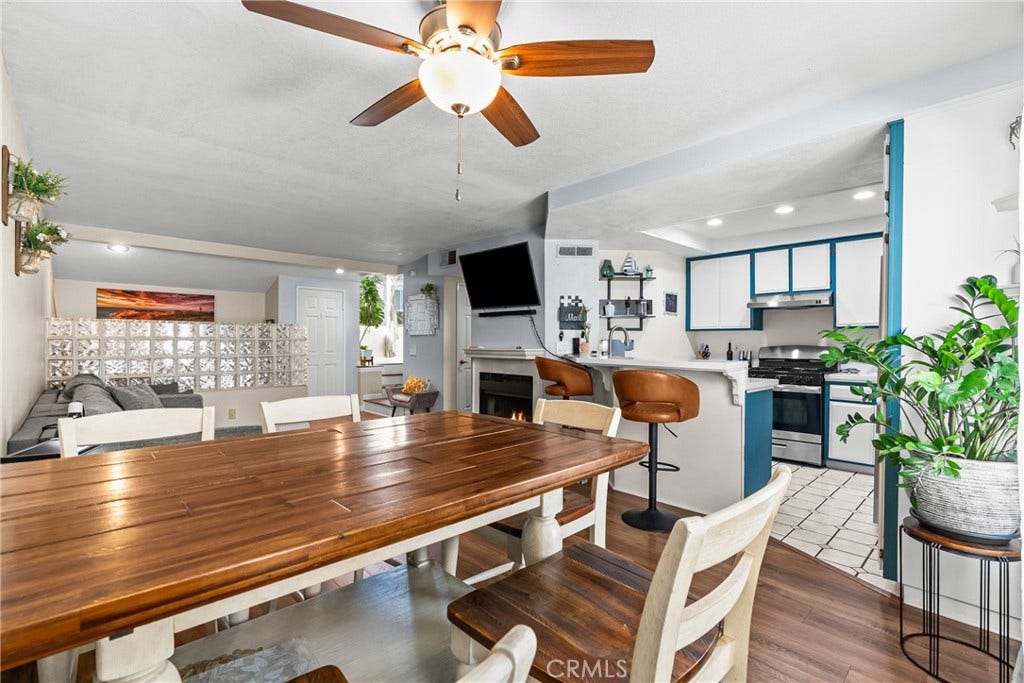 9915 Variel Avenue, #22, Chatsworth, CA 91311 9915 Variel Avenue, #22, Chatsworth, CA 91311