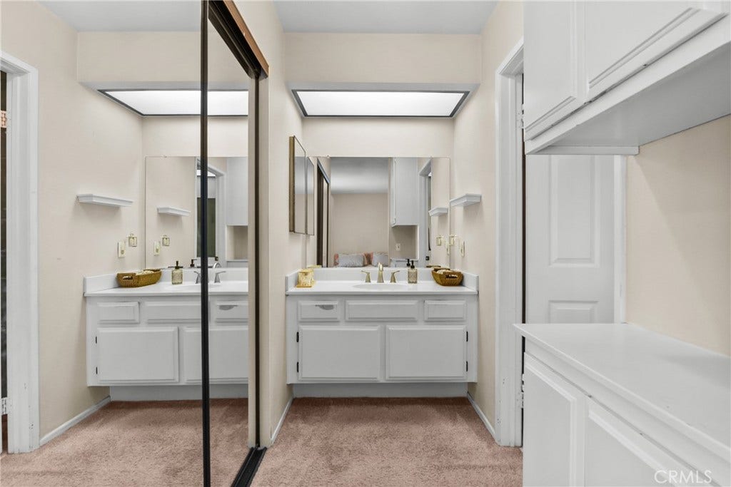 9915 Variel Avenue, #22, Chatsworth, CA 91311 9915 Variel Avenue, #22, Chatsworth, CA 91311