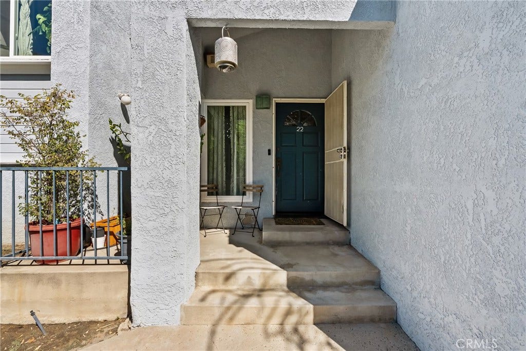 9915 Variel Avenue, #22, Chatsworth, CA 91311 9915 Variel Avenue, #22, Chatsworth, CA 91311