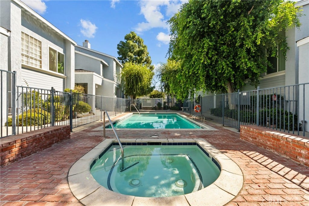 9915 Variel Avenue, #22, Chatsworth, CA 91311 9915 Variel Avenue, #22, Chatsworth, CA 91311