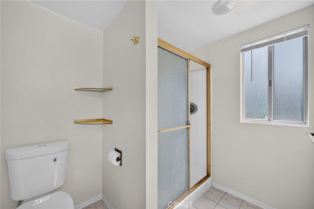 17640 Kittridge Street, Lake Balboa, CA 91406 17640 Kittridge Street, Lake Balboa, CA 91406