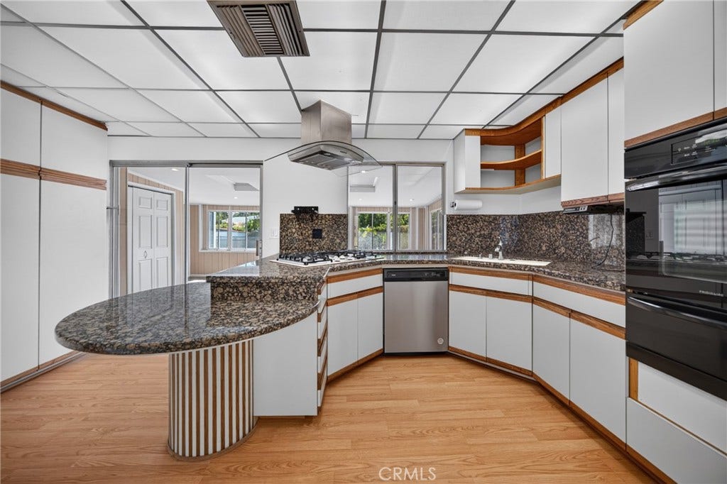 17640 Kittridge Street, Lake Balboa, CA 91406 17640 Kittridge Street, Lake Balboa, CA 91406