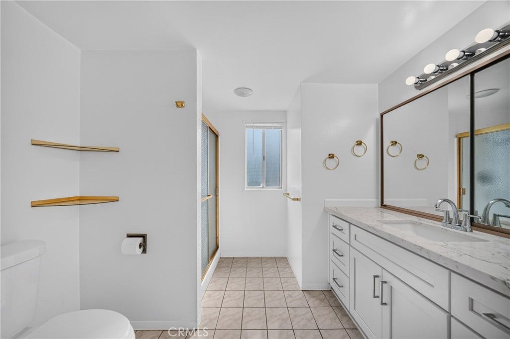 17640 Kittridge Street, Lake Balboa, CA 91406 17640 Kittridge Street, Lake Balboa, CA 91406