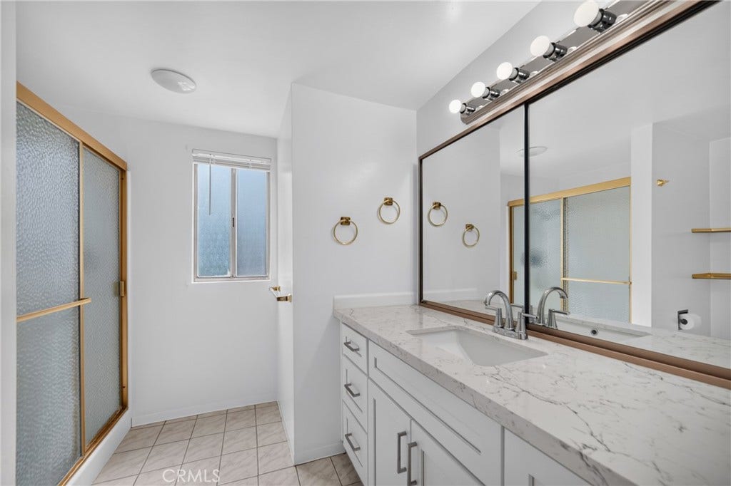 17640 Kittridge Street, Lake Balboa, CA 91406 17640 Kittridge Street, Lake Balboa, CA 91406