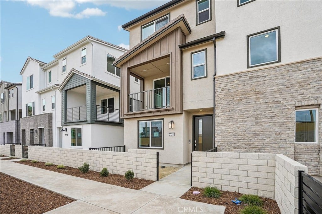 27386 Harrier Ct., #1, Valencia, CA 91381 27386 Harrier Ct., #1, Valencia, CA 91381