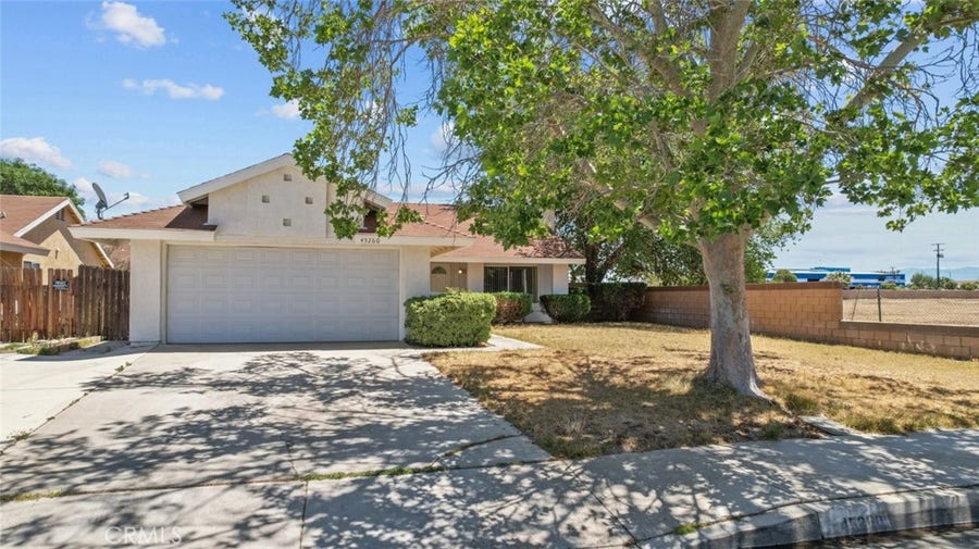 Property photo for 45260 7th Street E, Lancaster, CA