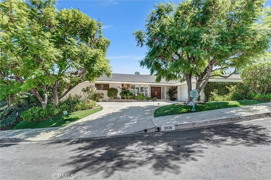 Property photo for 3938 Westfall Dr., Encino, CA