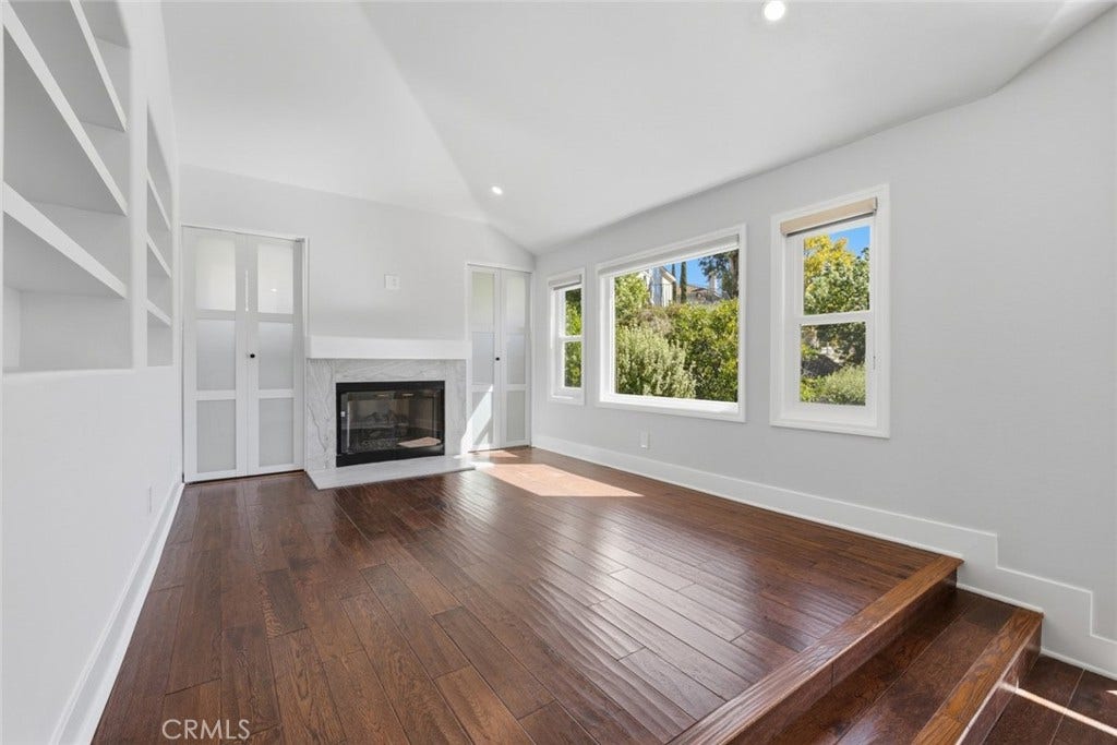 22420 Pinewood Court, Calabasas, CA 91302 Primary Ensuite Sitting Area