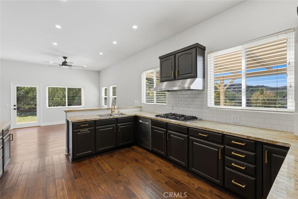 22420 Pinewood Court, Calabasas, CA 91302 22420 Pinewood Court, Calabasas, CA 91302