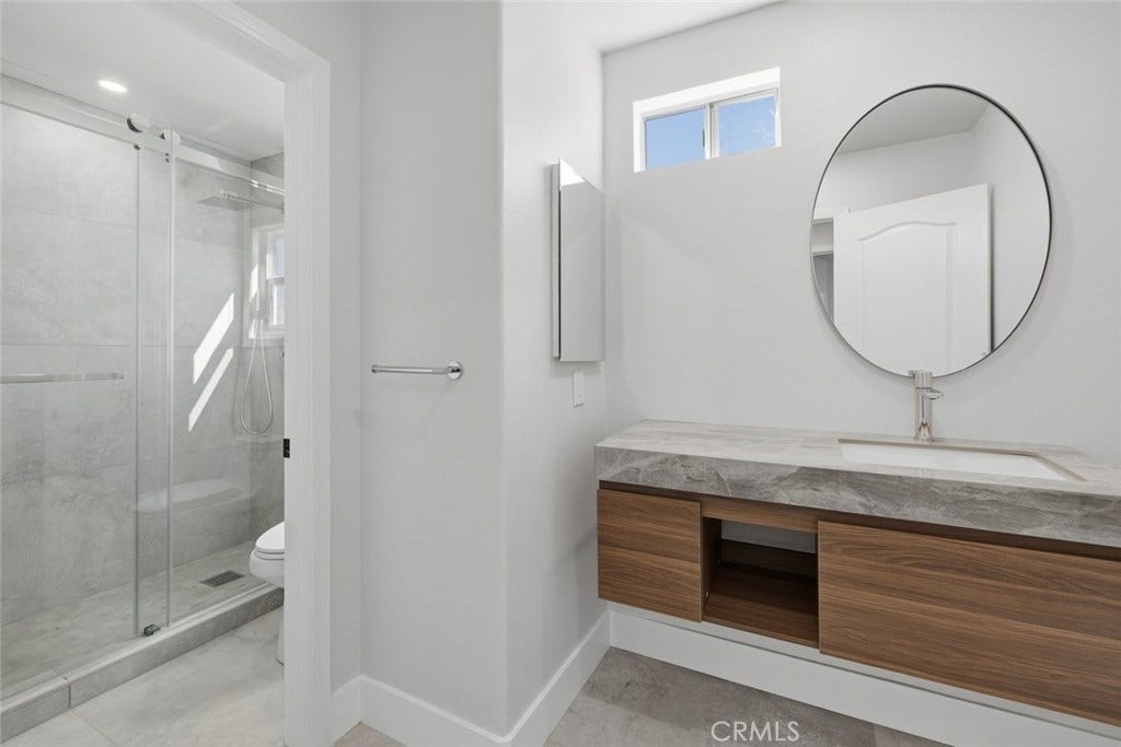 22420 Pinewood Court, Calabasas, CA 91302 Hallway Bath