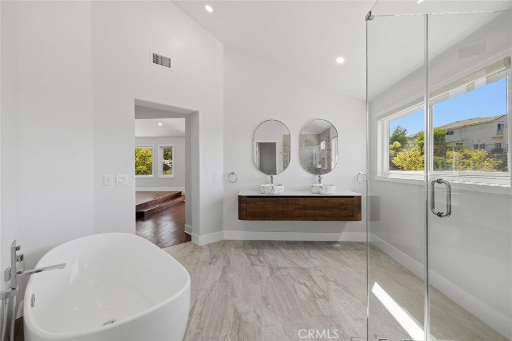 22420 Pinewood Court, Calabasas, CA 91302 Primary Bath