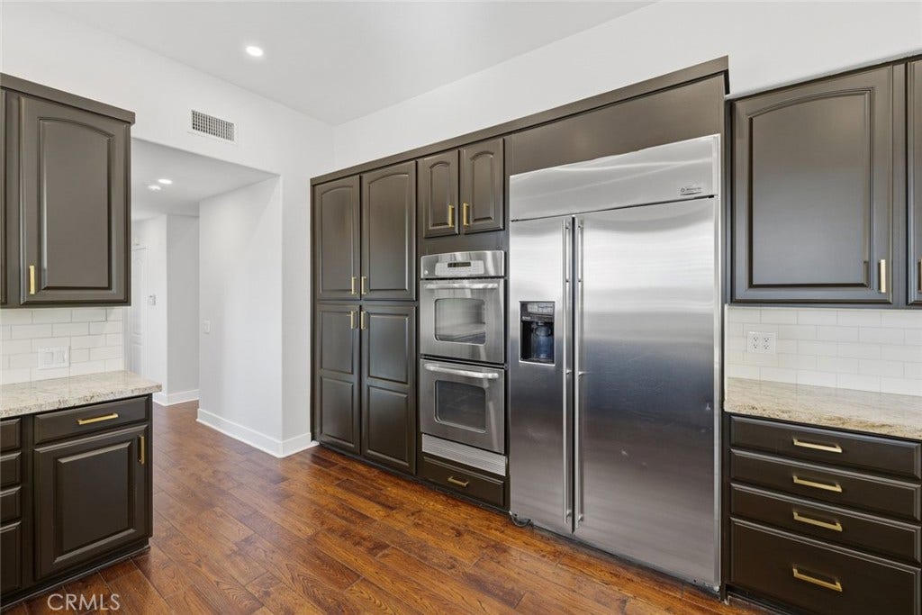 22420 Pinewood Court, Calabasas, CA 91302 22420 Pinewood Court, Calabasas, CA 91302