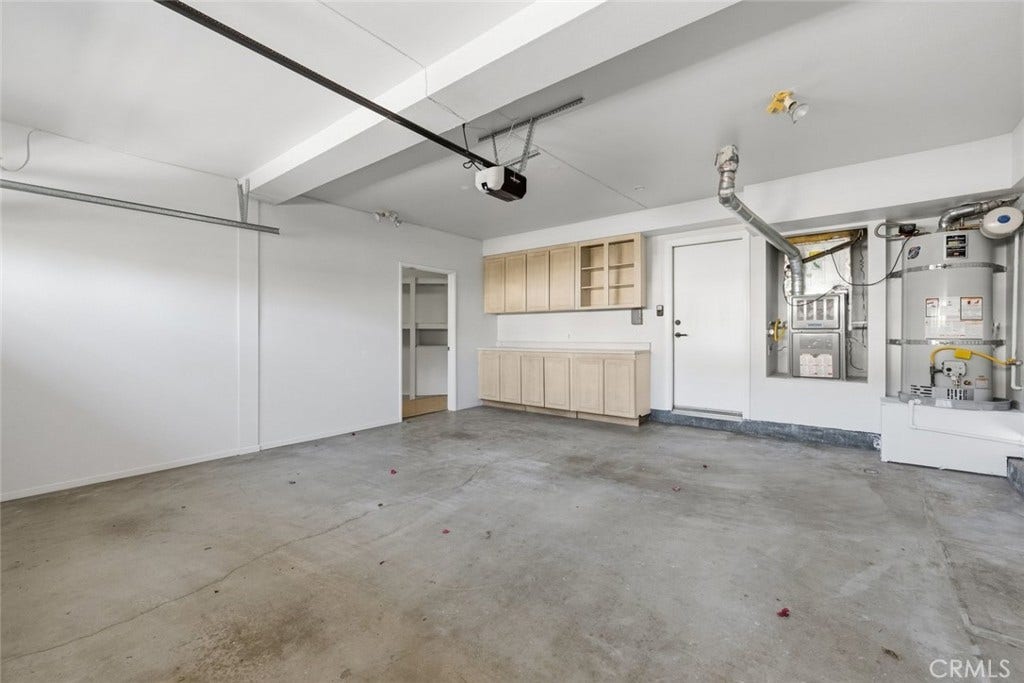 22420 Pinewood Court, Calabasas, CA 91302 22420 Pinewood Court, Calabasas, CA 91302