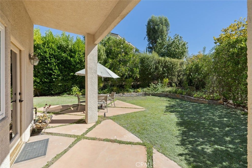 22420 Pinewood Court, Calabasas, CA 91302 22420 Pinewood Court, Calabasas, CA 91302