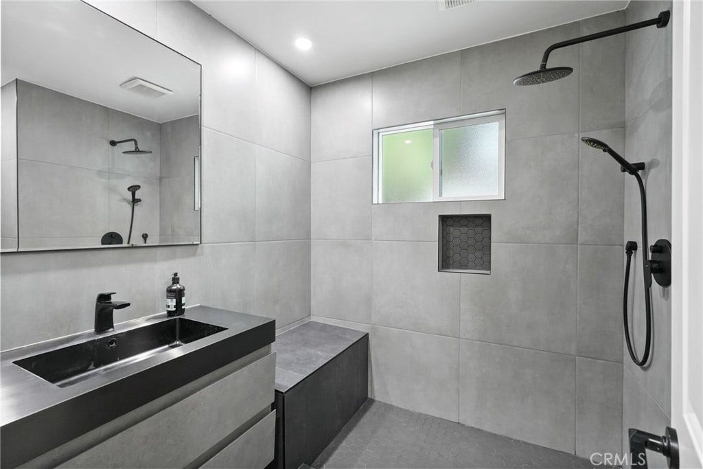 11900 El Oro Way, Granada Hills, CA 91344 11900 El Oro Way, Granada Hills, CA 91344