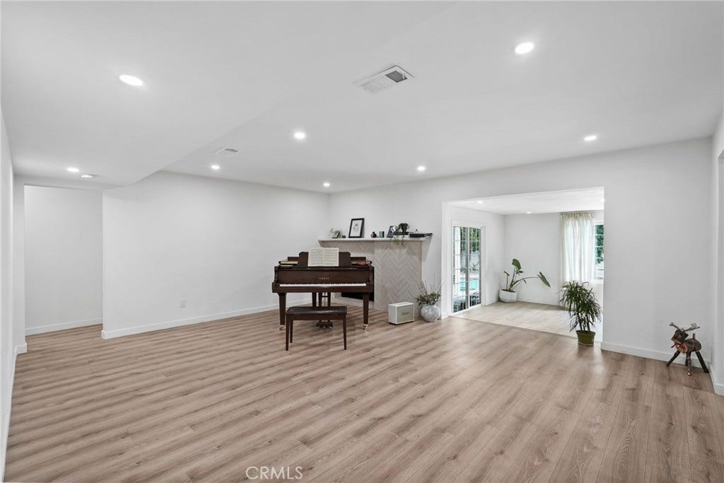 11900 El Oro Way, Granada Hills, CA 91344 11900 El Oro Way, Granada Hills, CA 91344