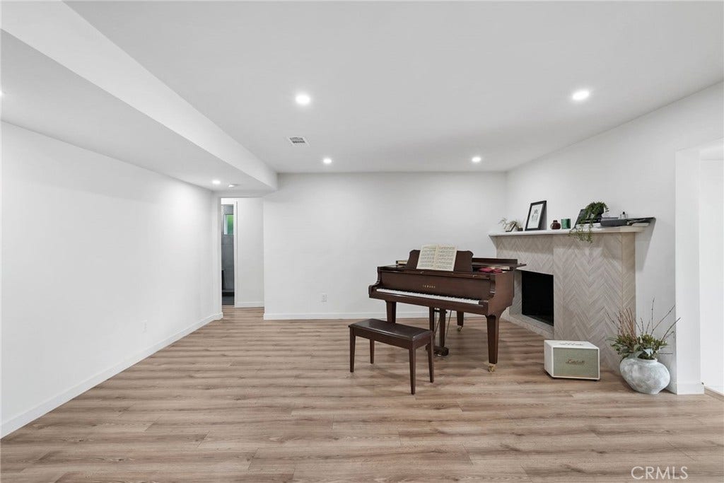 11900 El Oro Way, Granada Hills, CA 91344 11900 El Oro Way, Granada Hills, CA 91344