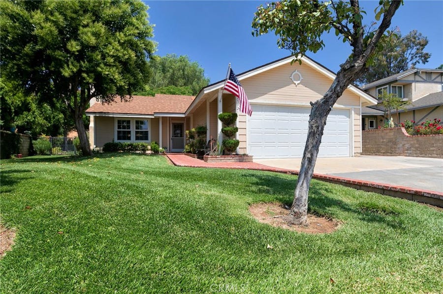 Property photo for 27921 Beechnut Circle, Valencia, CA