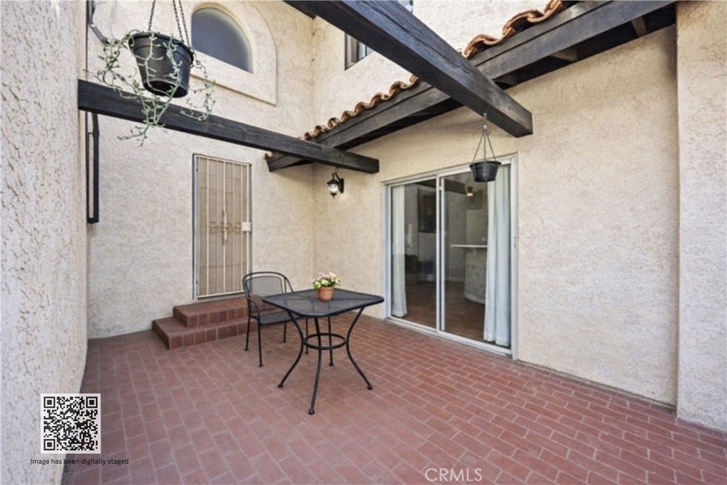 552 Pepper, Bakersfield, CA 93307 Digitally altered