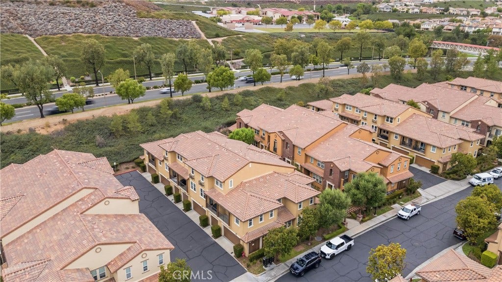 28495 Herrera, Valencia, CA 91354 28495 Herrera, Valencia, CA 91354