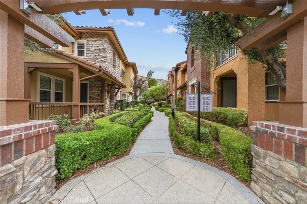 28495 Herrera, Valencia, CA 91354 28495 Herrera, Valencia, CA 91354