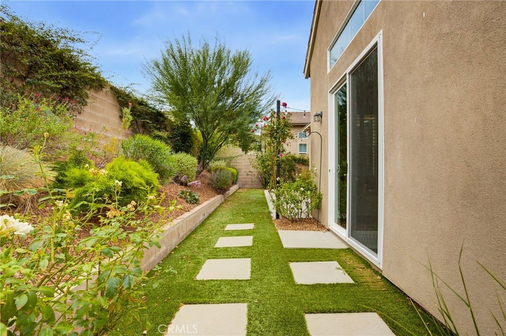 25110 Citron Lane, Canyon Country, CA 91387