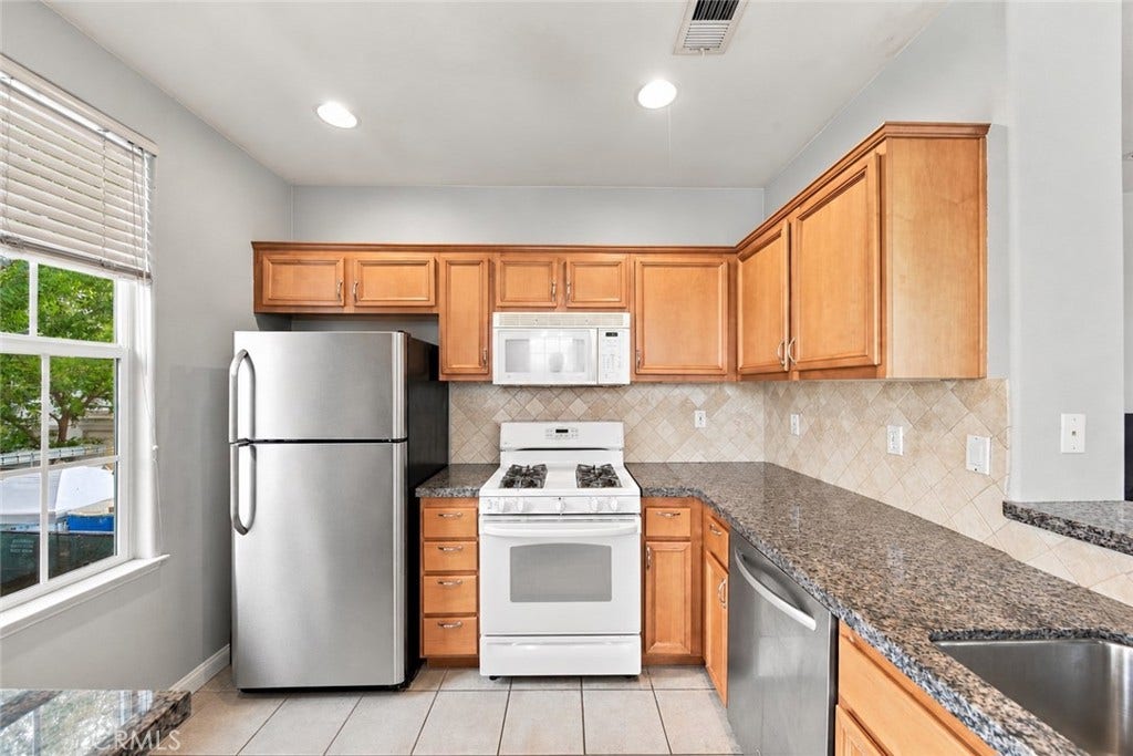 24124 Victoria, #57, Valencia, CA 91355 24124 Victoria, #57, Valencia, CA 91355